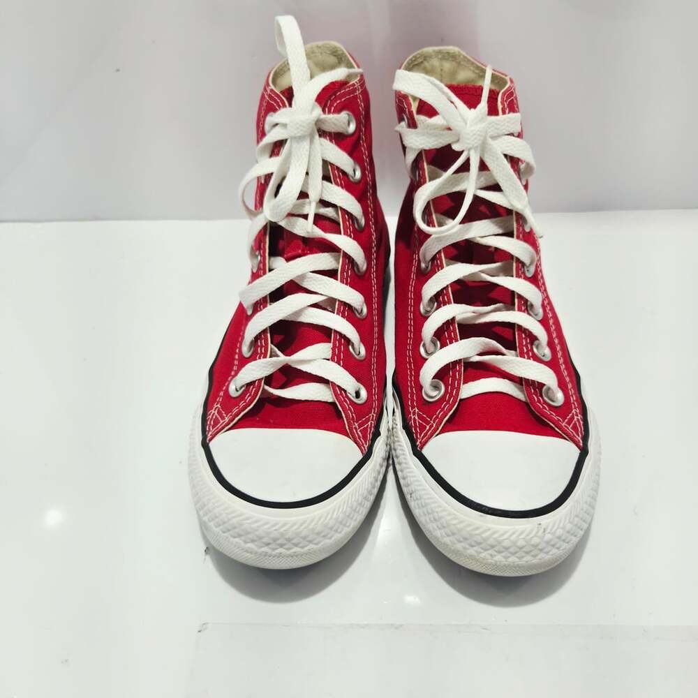 Converse Chuck Taylor All Star High Top Size 6 Red Canvas Sneakers